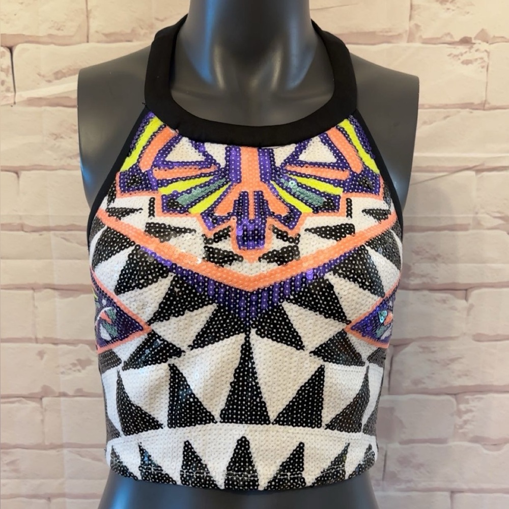 Geometric Patterned Crop Top